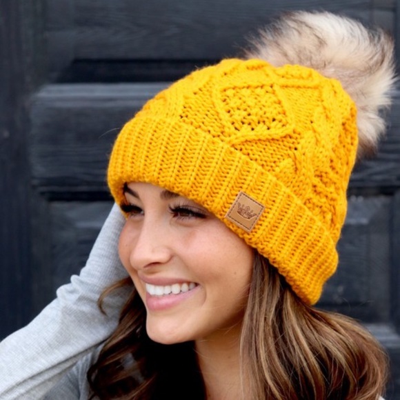Mustard Cable Knit Faux Fur Pompom Winter Beanie - Picture 2 of 2